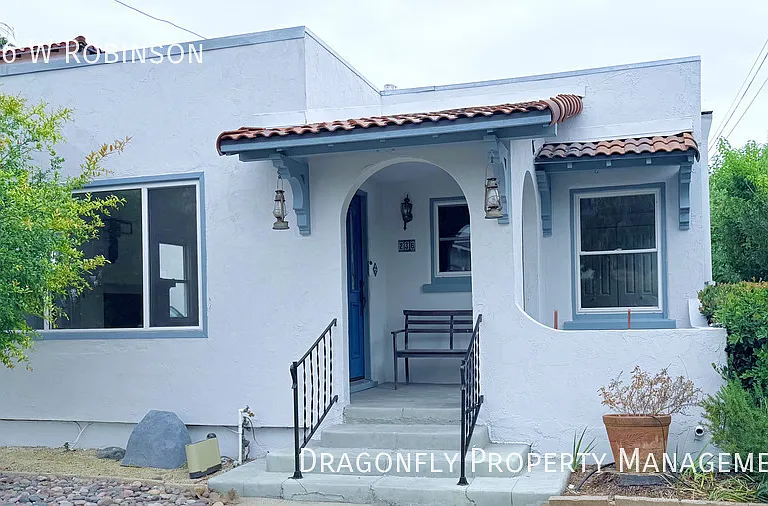 236 W Robinson Ave — Photo 2