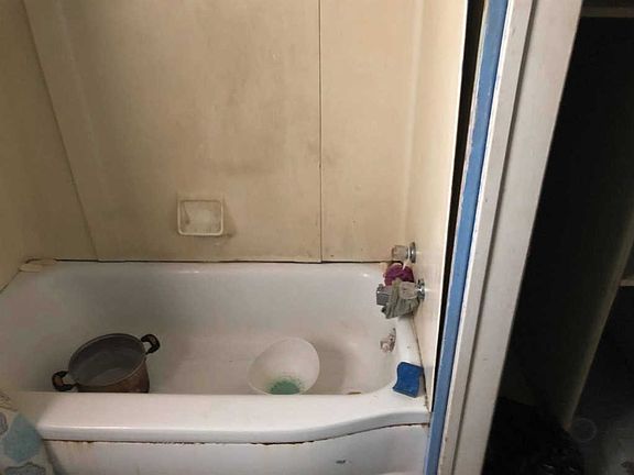 5th image of 22 Dickinson Ave