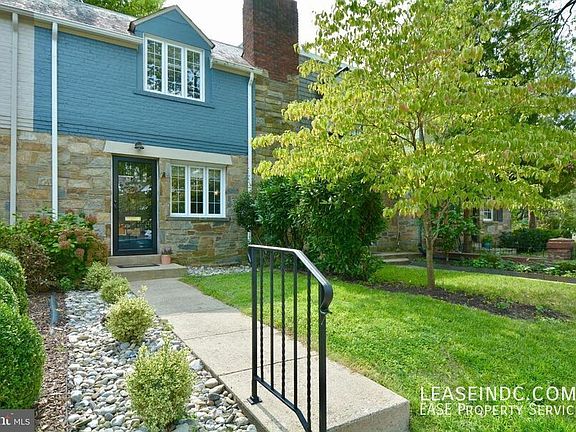 2nd image of 704 Devon Pl