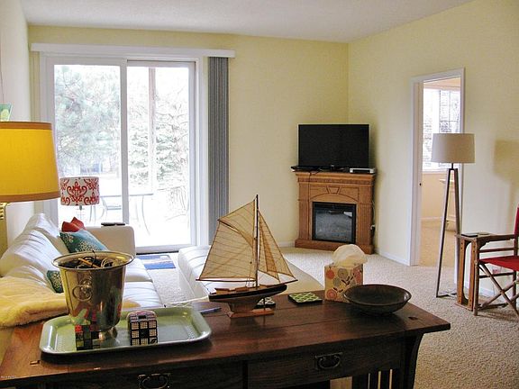 5th image of 1405 W Harbour Towne Cir