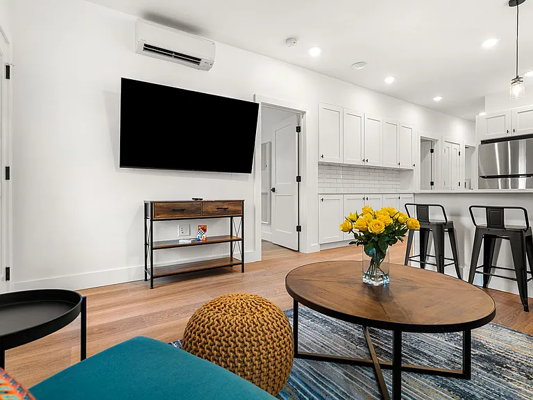 90 Forbes St #2 — Photo 7