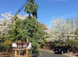 4540 SW Dogwood Ln #14, Portland, OR 97225