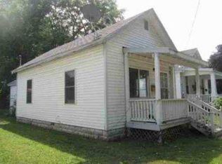 620 E Adams St, Taylorville, IL 62568