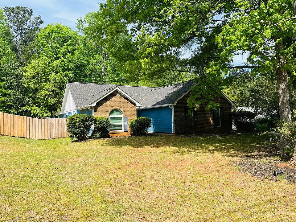 1st image of 165 River Park Dr