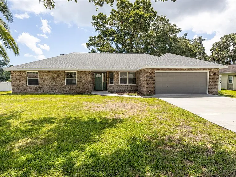 923 Sand Crest Dr — Photo 2