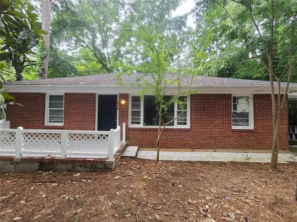 478 Pine Dr, Stone Mountain, GA 30083