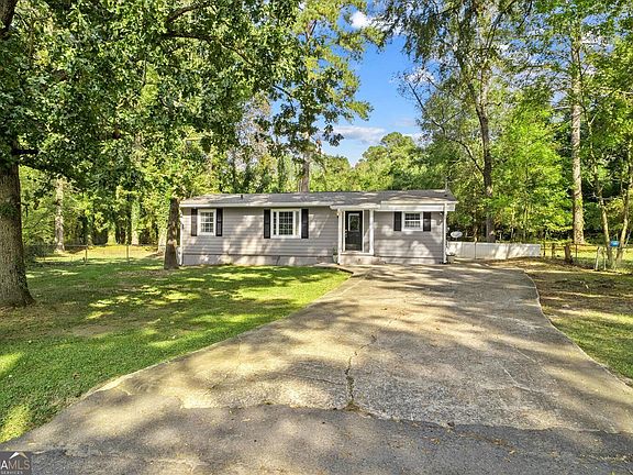 2nd image of 30 Pinecrest Dr NW