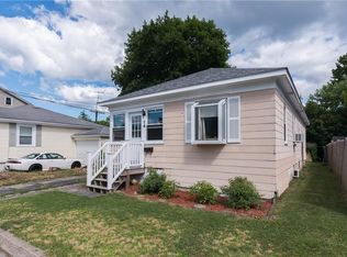 14 Transit St, Warwick, RI 02889
