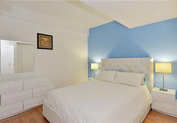5th image of 150 W 51st St APT 1509