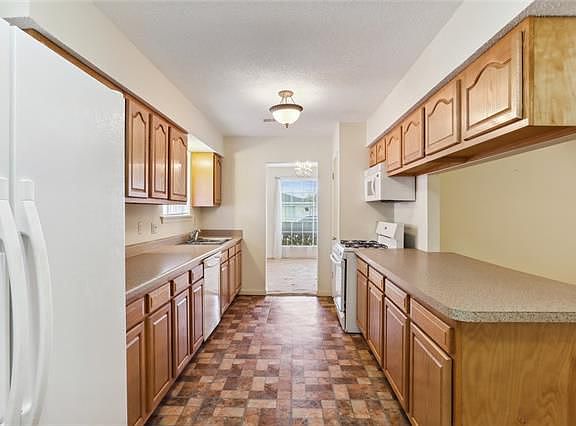 3rd image of 7710 Newcastle St