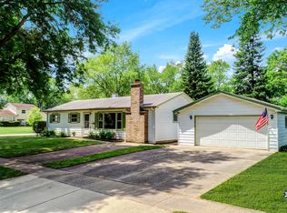 514 N Greenview Ave, Mundelein, IL 60060