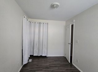 2413 E Elm St, Urbana, IL