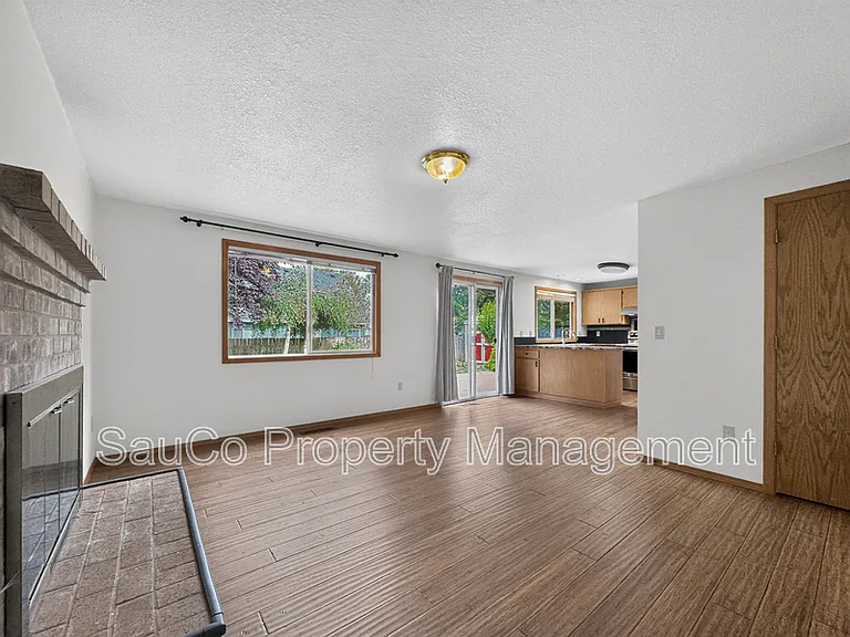 969 SW 177th Ter — Photo 8