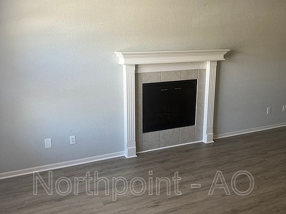3rd image of 311 NW Woodbury Dr