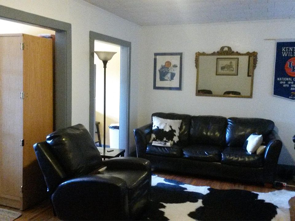 Living room.