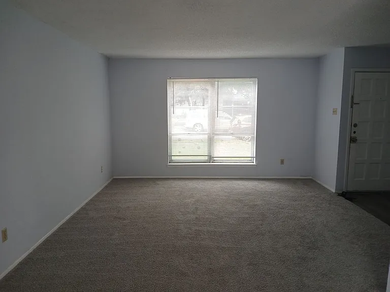 12109 Bishop Dr — Photo 19