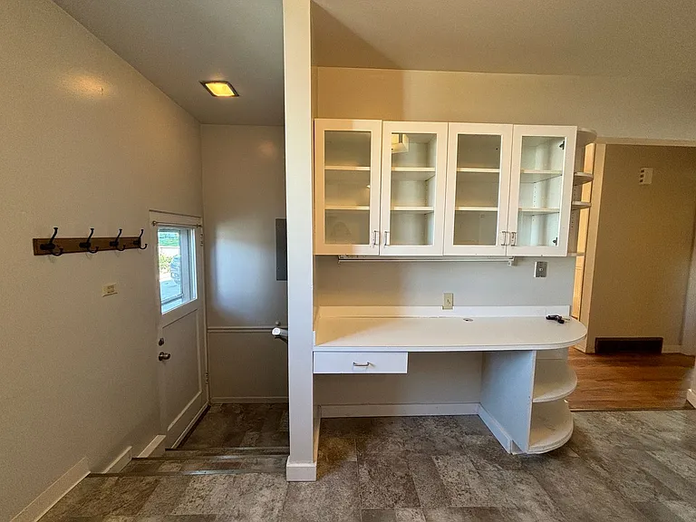 1130 Hudson St — Photo 6