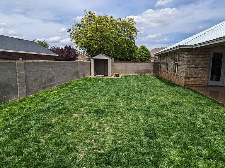 1328 Oakwood Cir — Photo 6