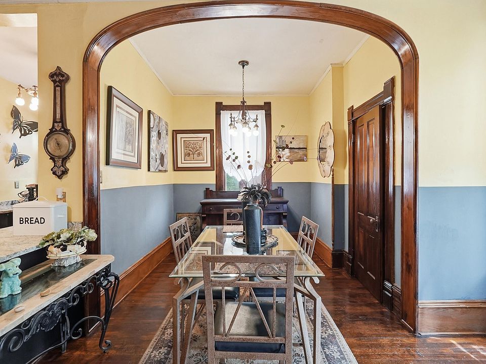 28th image of 1823 S Broadway St