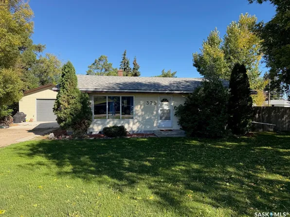 373 BROWNLEE Avenue, Mclean, SK S0G 3E0