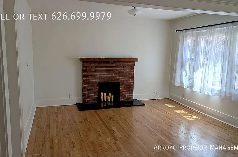 6307 N Aldama St — Photo 3