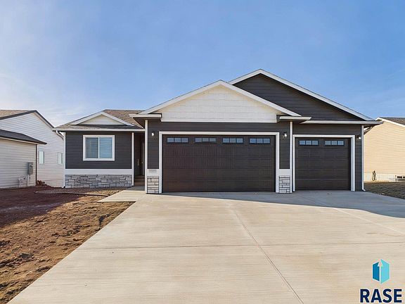 2nd image of 1011 Greyhawk Ct