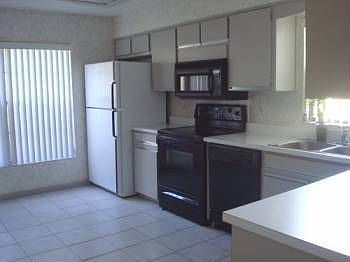 3rd image of 129 Deer Lake Cir