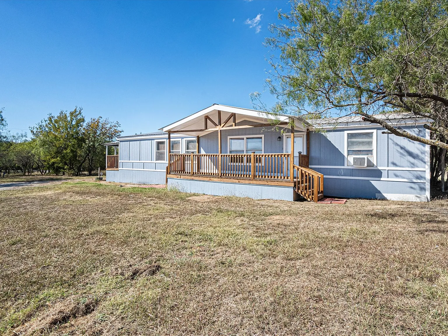3 bed, 1960 sqft, $2,125 — Photo 4