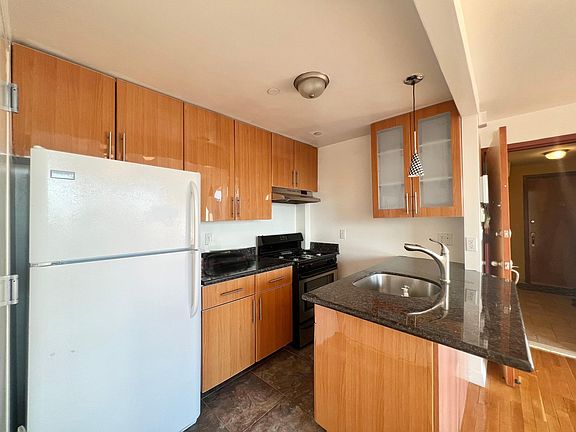4th image of 6422 Bay Pkwy #4B