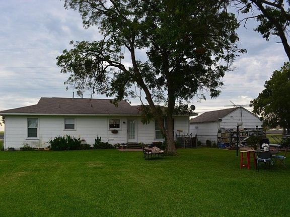 5th image of 1404 W Lake Bardwell Dr