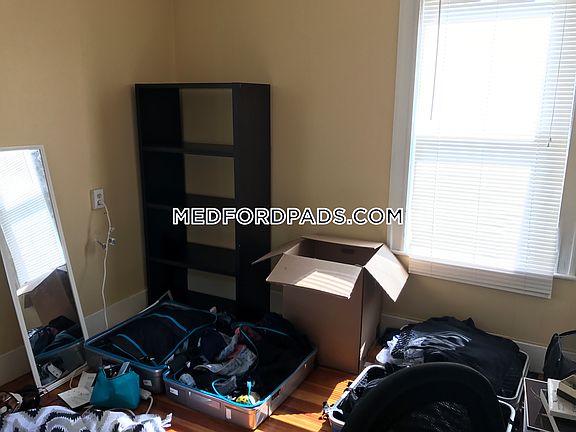 3rd image of 123 Winthrop St #House