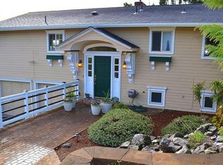 2233 Lombard St, North Bend, OR 97459