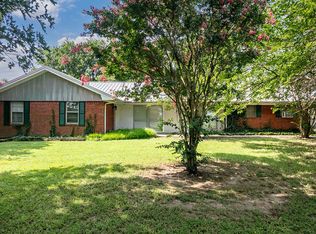 1611 S 3rd St, Mabank, TX 75147