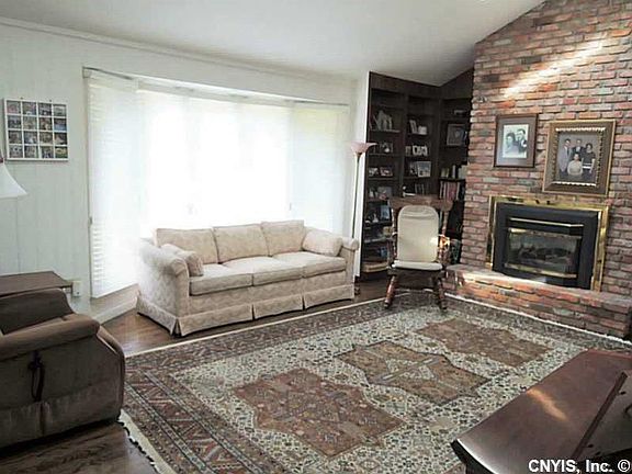 2nd image of 119 Spyglass Ln