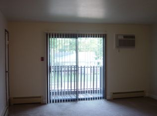 1530 E Longview Dr APT 8, Appleton, WI 54911