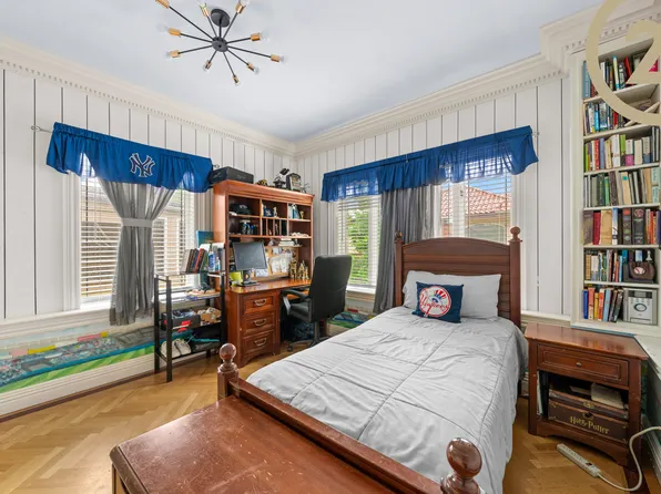 2723 Avenue P image 17 of 28