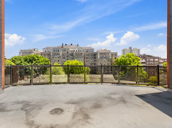 2727 Henry Hudson Parkway West image 14 of 38