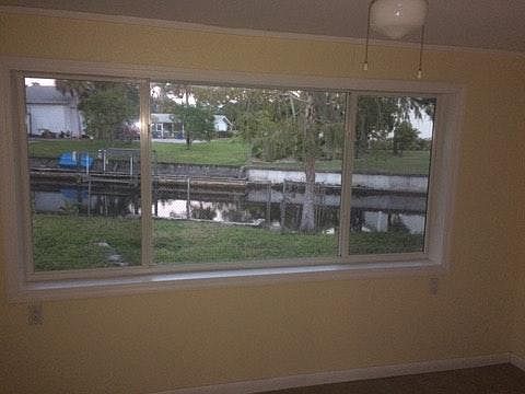 5th image of 998 April Ln