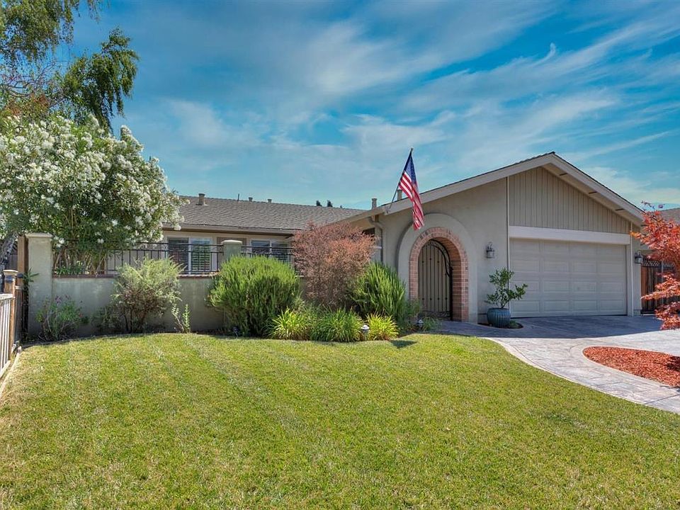 1st image of 16740 Ponderosa Ct
