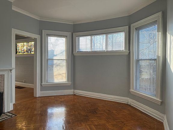 5th image of 403 Oak St APT 5