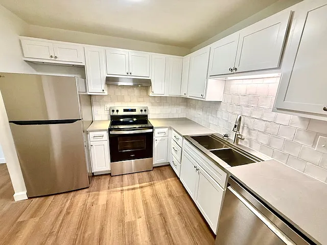 1110 Barrington Ln — Photo 6