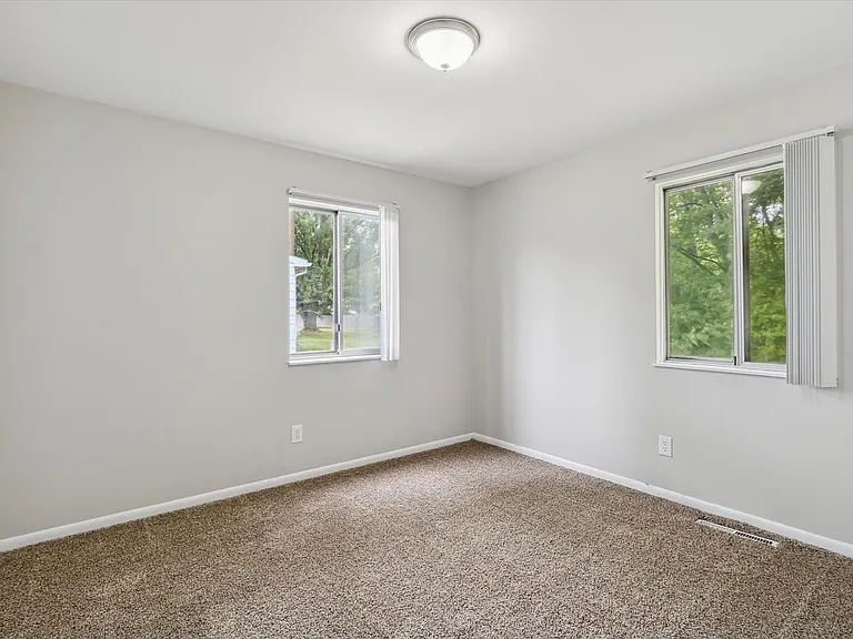 12320 & 12358 N Saginaw Rd — Photo 12
