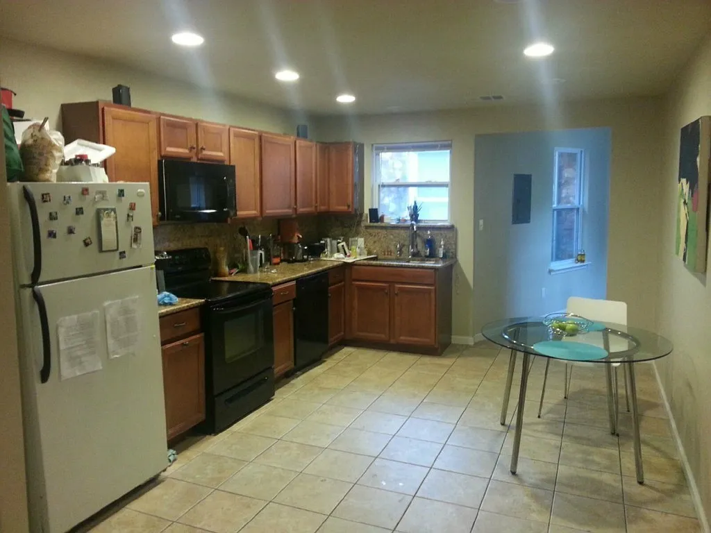 818 East 30th Street — Photo 2