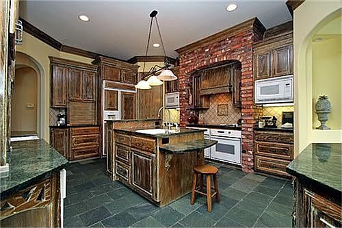3rd image of 603 Canemount Ln