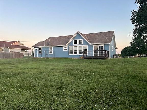 5th image of 15280 Roger Rd