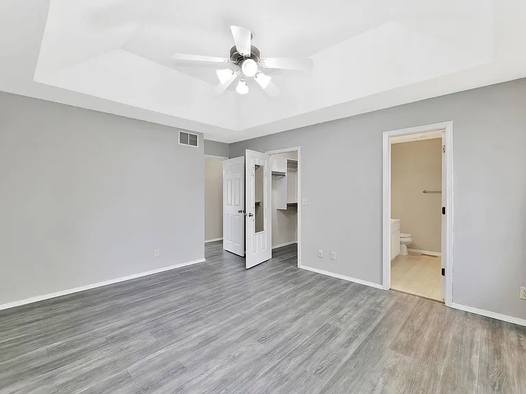 4923 Farmstead Ct — Photo 19