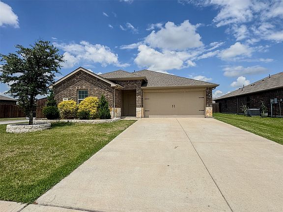 3rd image of 801 Meadow Creek Ln