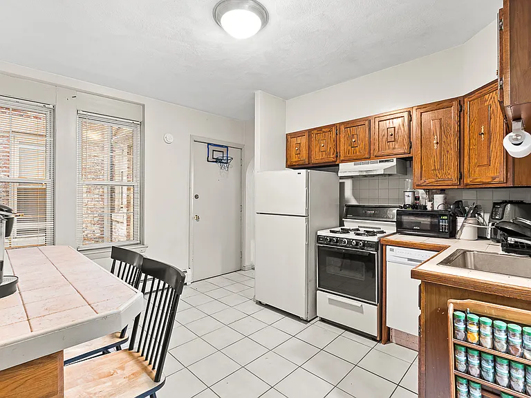 178 Salem St #1 — Photo 12
