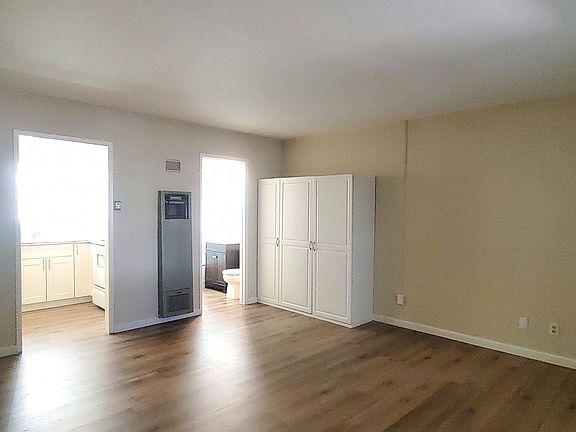 2nd image of 844 Maryann Dr APT 5
