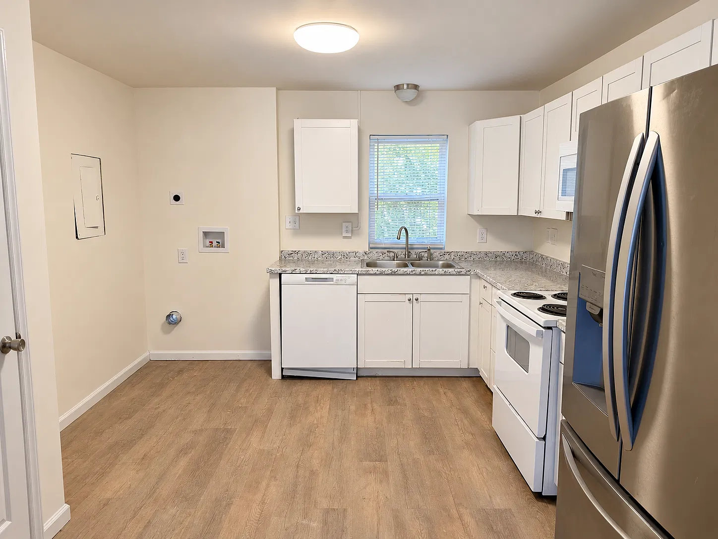 2 bed, 880 sqft, $1,200 — Photo 4